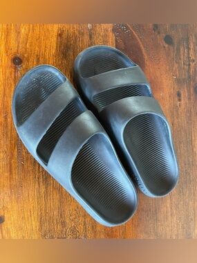 Bombas Black Two-Strap Slide Sandals
